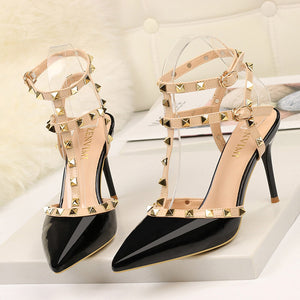 Sandales à talons  à Clou