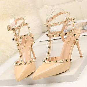 Sandales à talons  à Clou